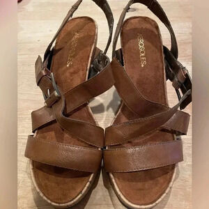 Vintage Aerosoles Size 9 Strappy Sandal side buckle leather suede